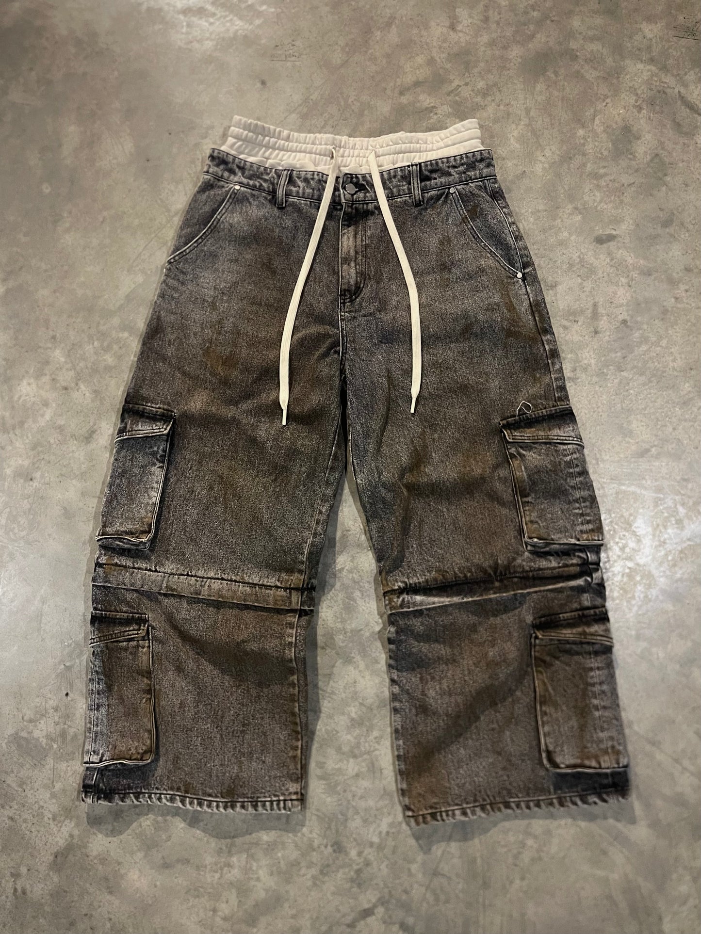 Mud-Wash Double Waisted Cargo Jeans